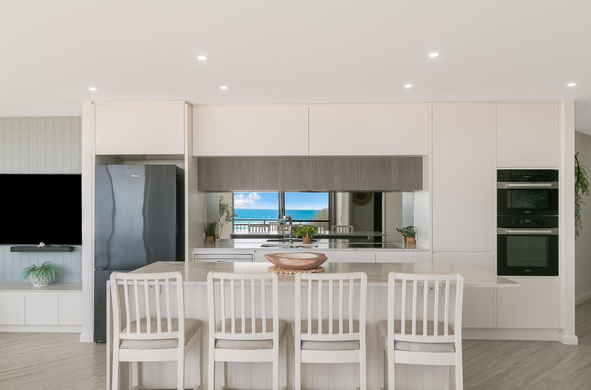 Oceanside Resort - Absolute Beachfront Apartments Guldkusten Exteriör bild