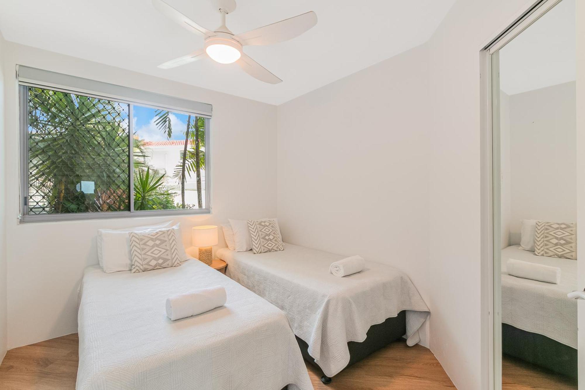 Oceanside Resort - Absolute Beachfront Apartments Guldkusten Exteriör bild