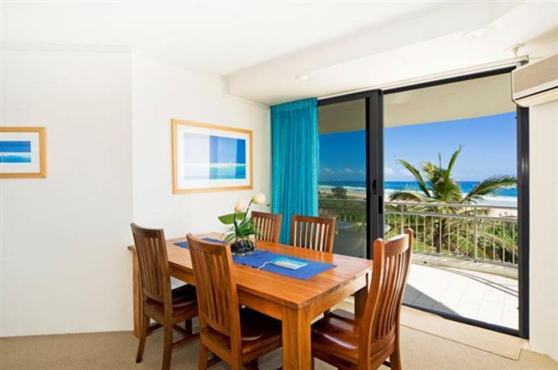 Oceanside Resort - Absolute Beachfront Apartments Guldkusten Exteriör bild